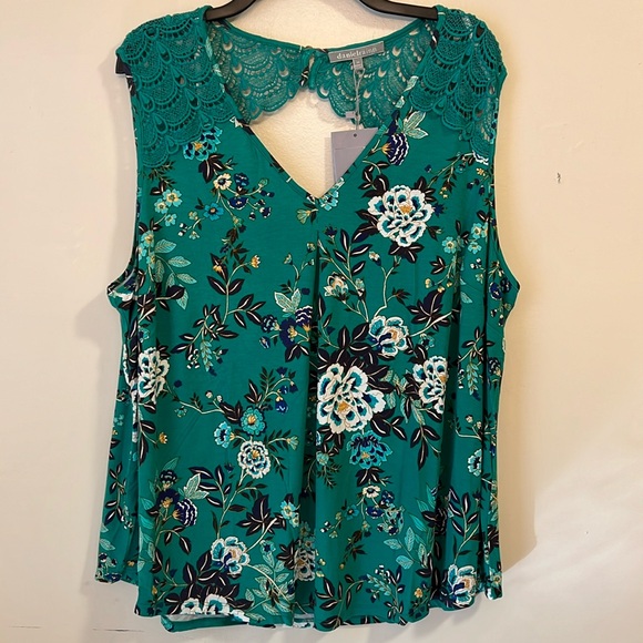 Daniel Rainn Tops - Daniel Rainn women’s 3x Sleeveless Green Blouse Crochet Trim Floral Print NWT